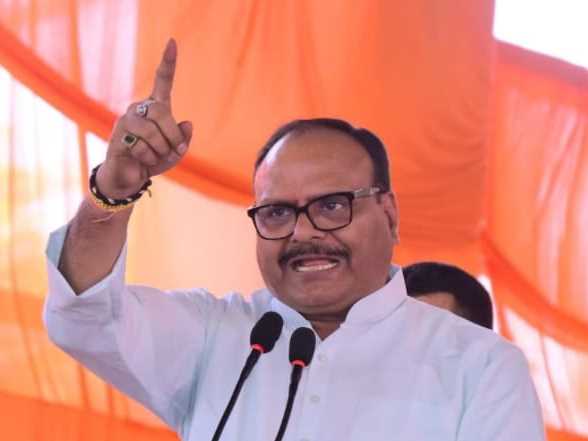 विपक्ष हताश है, उनकी गाड़ी डीरेल हो चुकी है : ब्रजेश पाठक